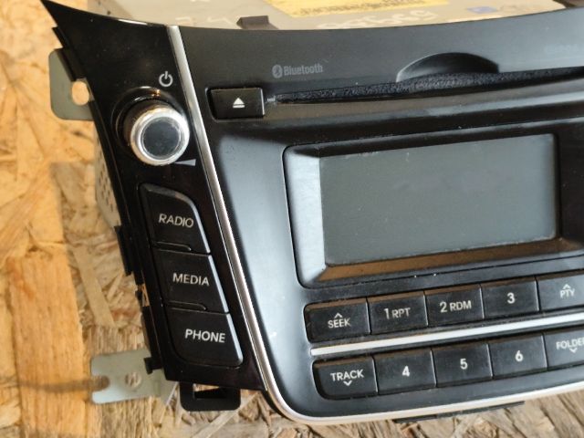 bontott HYUNDAI I30 Rádió / CD