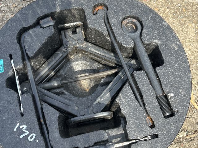 bontott HYUNDAI I30 Szerszámkészlet