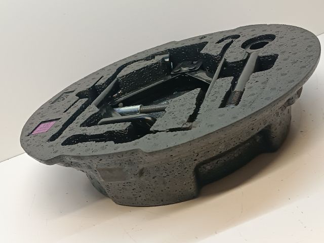 bontott HYUNDAI I30 Szerszámkészlet