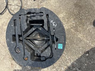 bontott HYUNDAI I30 Szerszámkészlet