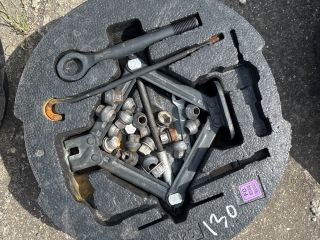 bontott HYUNDAI I30 Szerszámkészlet