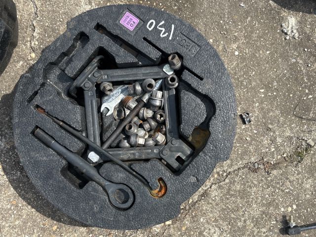 bontott HYUNDAI I30 Szerszámkészlet