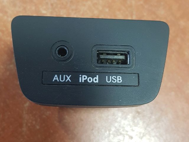 bontott HYUNDAI I30 USB Aljzat