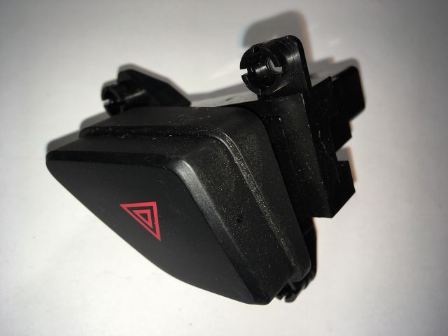 bontott HYUNDAI I30 Vészvillogó Kapcsoló