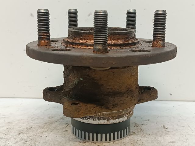 bontott HYUNDAI i40 Bal hátsó Kerékagy