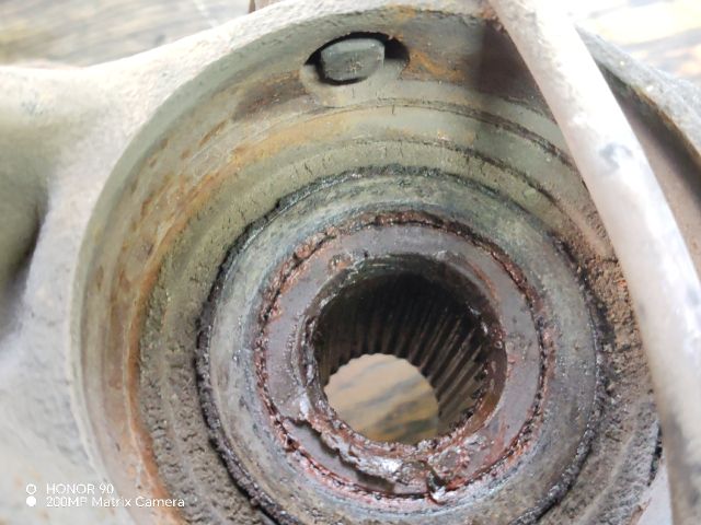 bontott HYUNDAI i40 Bal első Csonkállvány Kerékaggyal