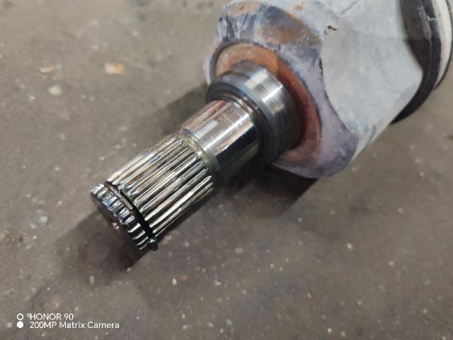 bontott HYUNDAI i40 Bal Féltengely