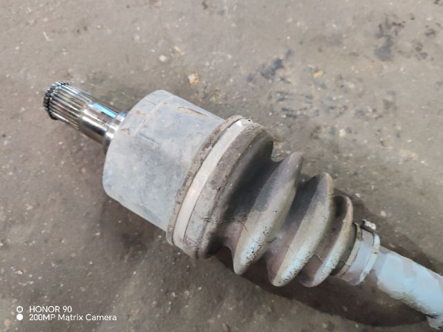 bontott HYUNDAI i40 Bal Féltengely