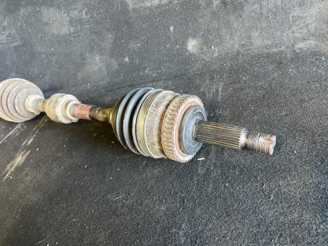 bontott HYUNDAI i40 Bal Féltengely