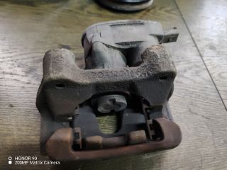 bontott HYUNDAI i40 Bal hátsó Féknyereg Munkahengerrel