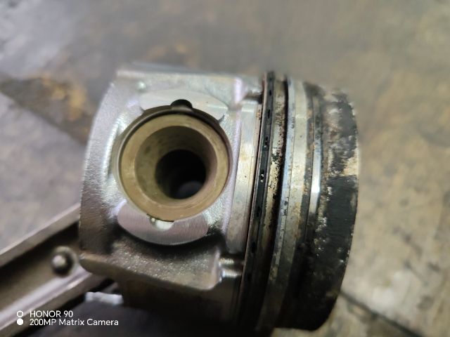 bontott HYUNDAI i40 Dugattyú és Hajtókar