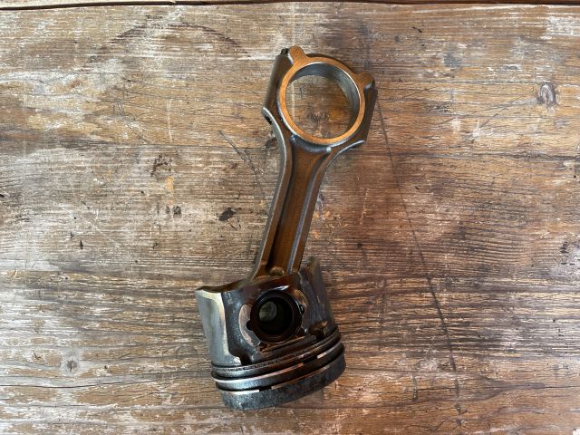 bontott HYUNDAI i40 Dugattyú és Hajtókar