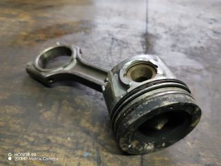 bontott HYUNDAI i40 Dugattyú és Hajtókar