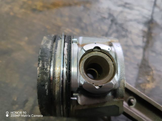 bontott HYUNDAI i40 Dugattyú és Hajtókar