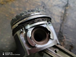 bontott HYUNDAI i40 Dugattyú és Hajtókar