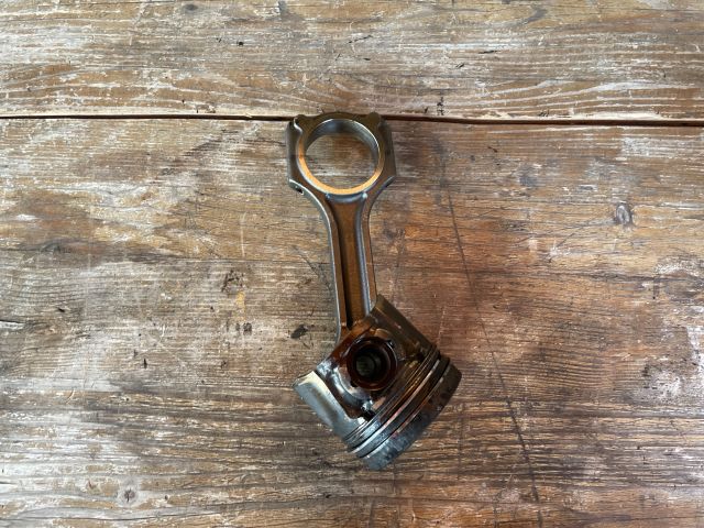 bontott HYUNDAI i40 Dugattyú és Hajtókar