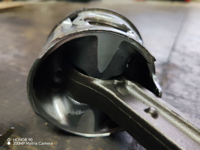 bontott HYUNDAI i40 Dugattyú és Hajtókar