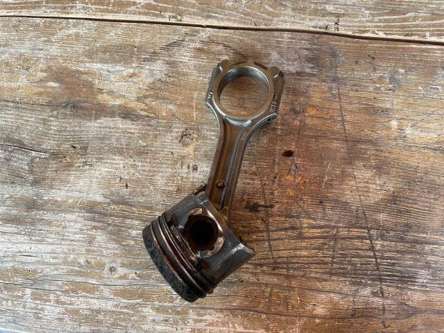 bontott HYUNDAI i40 Dugattyú és Hajtókar