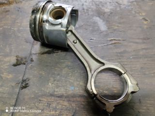 bontott HYUNDAI i40 Dugattyú és Hajtókar