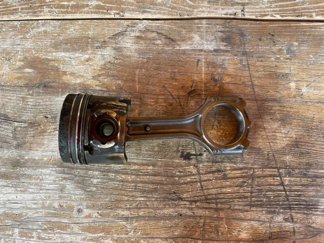 bontott HYUNDAI i40 Dugattyú és Hajtókar