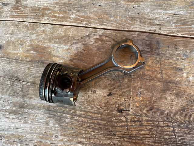 bontott HYUNDAI i40 Dugattyú és Hajtókar