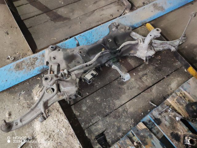 bontott HYUNDAI i40 Első Bölcső