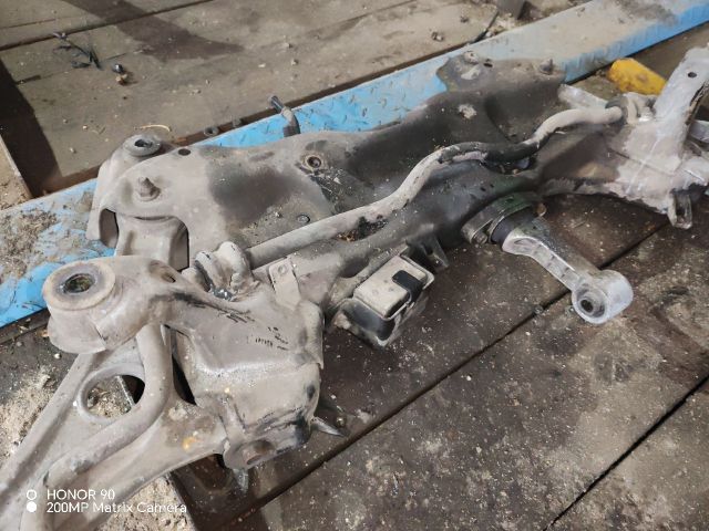 bontott HYUNDAI i40 Első Bölcső