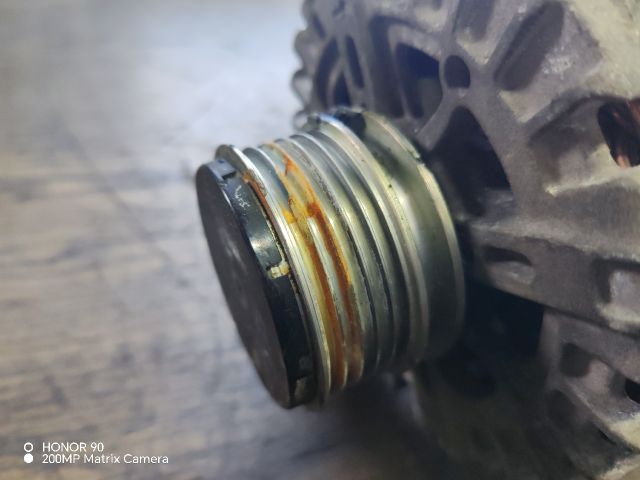 bontott HYUNDAI i40 Generátor