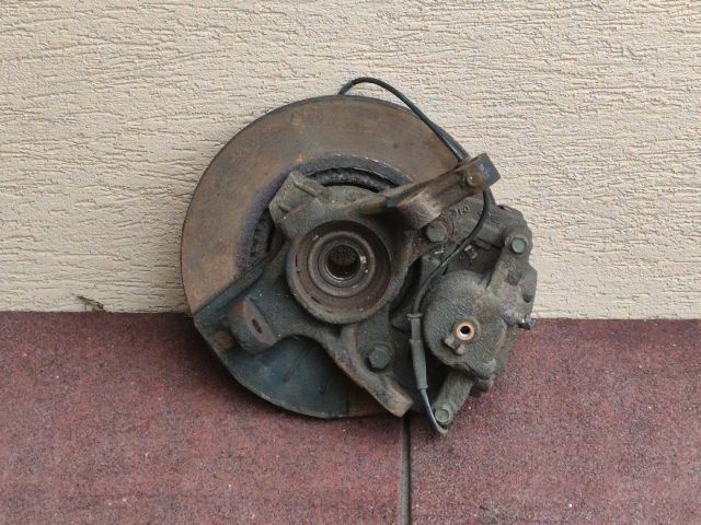 bontott HYUNDAI i40 Jobb első Csonkállvány Kerékaggyal