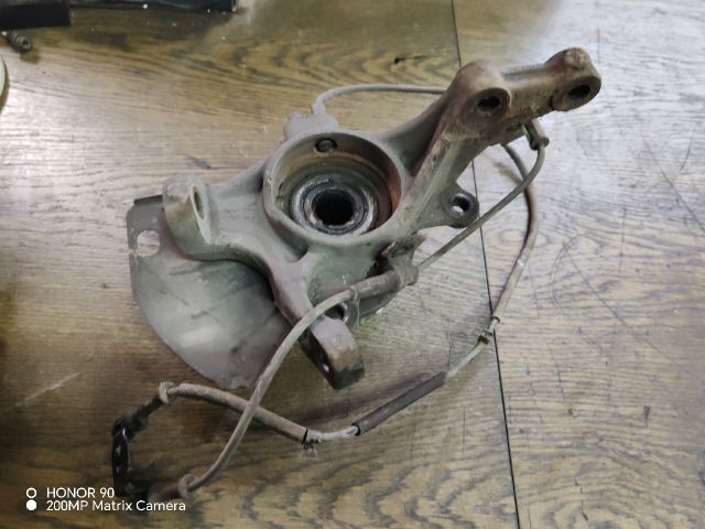 bontott HYUNDAI i40 Jobb első Csonkállvány Kerékaggyal