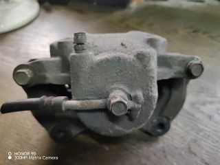 bontott HYUNDAI i40 Jobb első Féknyereg Munkahengerrel