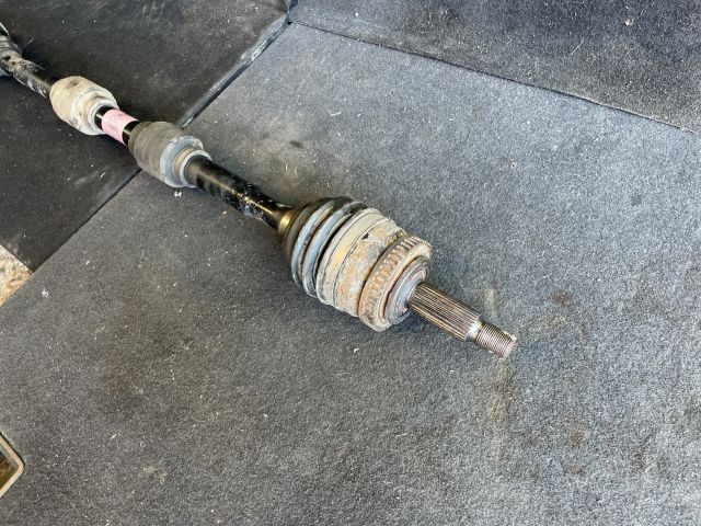 bontott HYUNDAI i40 Jobb Féltengely