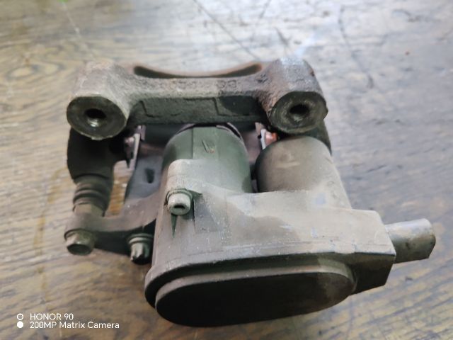 bontott HYUNDAI i40 Jobb hátsó Féknyereg Munkahengerrel