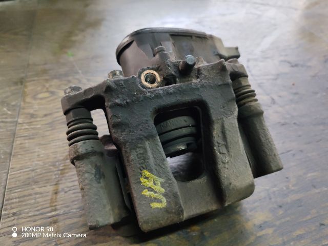 bontott HYUNDAI i40 Jobb hátsó Féknyereg Munkahengerrel