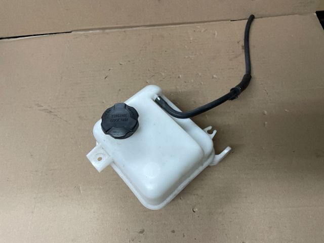 bontott HYUNDAI i40 Kiegyenlítő Tartály