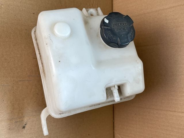 bontott HYUNDAI i40 Kiegyenlítő Tartály