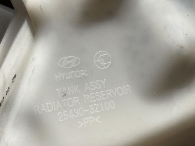 bontott HYUNDAI i40 Kiegyenlítő Tartály
