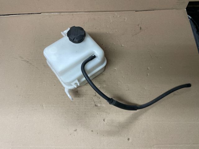 bontott HYUNDAI i40 Kiegyenlítő Tartály