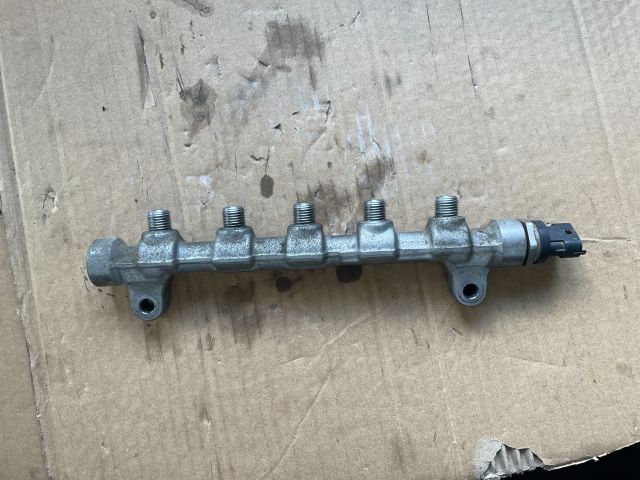 bontott HYUNDAI i40 Közösnyomócső