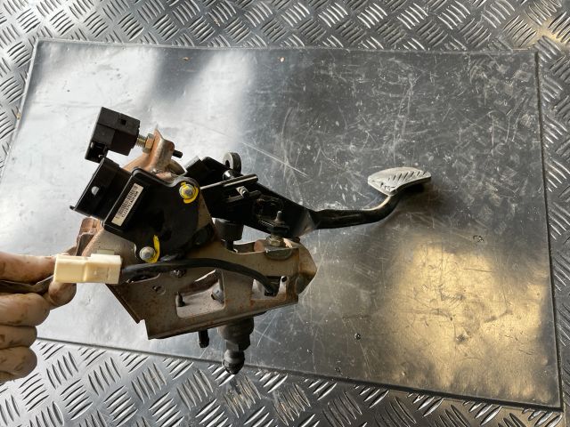 bontott HYUNDAI i40 Kuplung Pedál