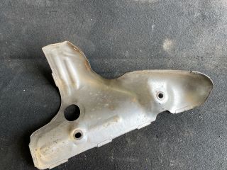 bontott HYUNDAI i40 Leömlő Hővédő Lemez