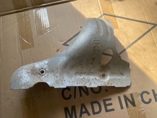 bontott HYUNDAI i40 Leömlő Hővédő Lemez