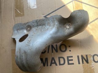 bontott HYUNDAI i40 Leömlő Hővédő Lemez