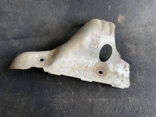 bontott HYUNDAI i40 Leömlő Hővédő Lemez