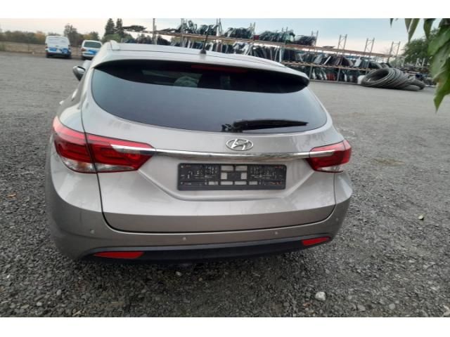 bontott HYUNDAI i40 Motor (Fűzött blokk hengerfejjel)