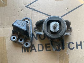 bontott HYUNDAI i40 Motor Tartó Bak Jobb