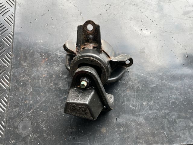 bontott HYUNDAI i40 Motor Tartó Bak Jobb