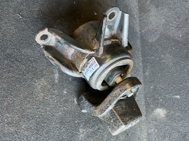 bontott HYUNDAI i40 Motor Tartó Bak Jobb