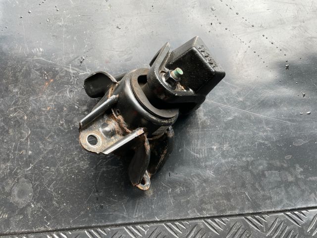 bontott HYUNDAI i40 Motor Tartó Bak Jobb