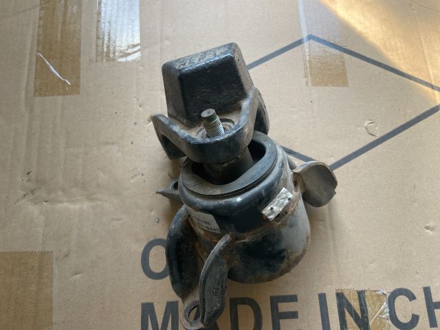 bontott HYUNDAI i40 Motor Tartó Bak Jobb